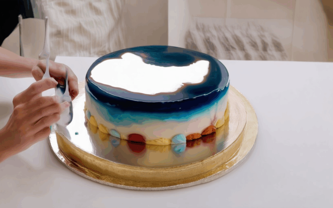 How to Create a Seamless Mirror Glaze Cake Tutorial