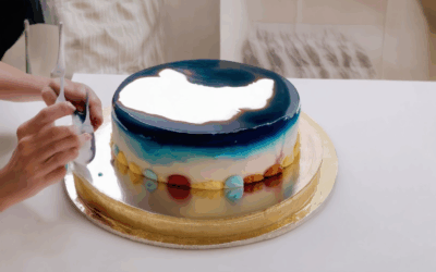 How to Create a Seamless Mirror Glaze Cake Tutorial